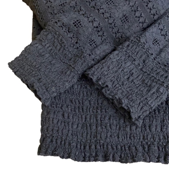 Melrose and Market Black Eyelet Ruffle Lace Top Size Small - Picture 7 of 7